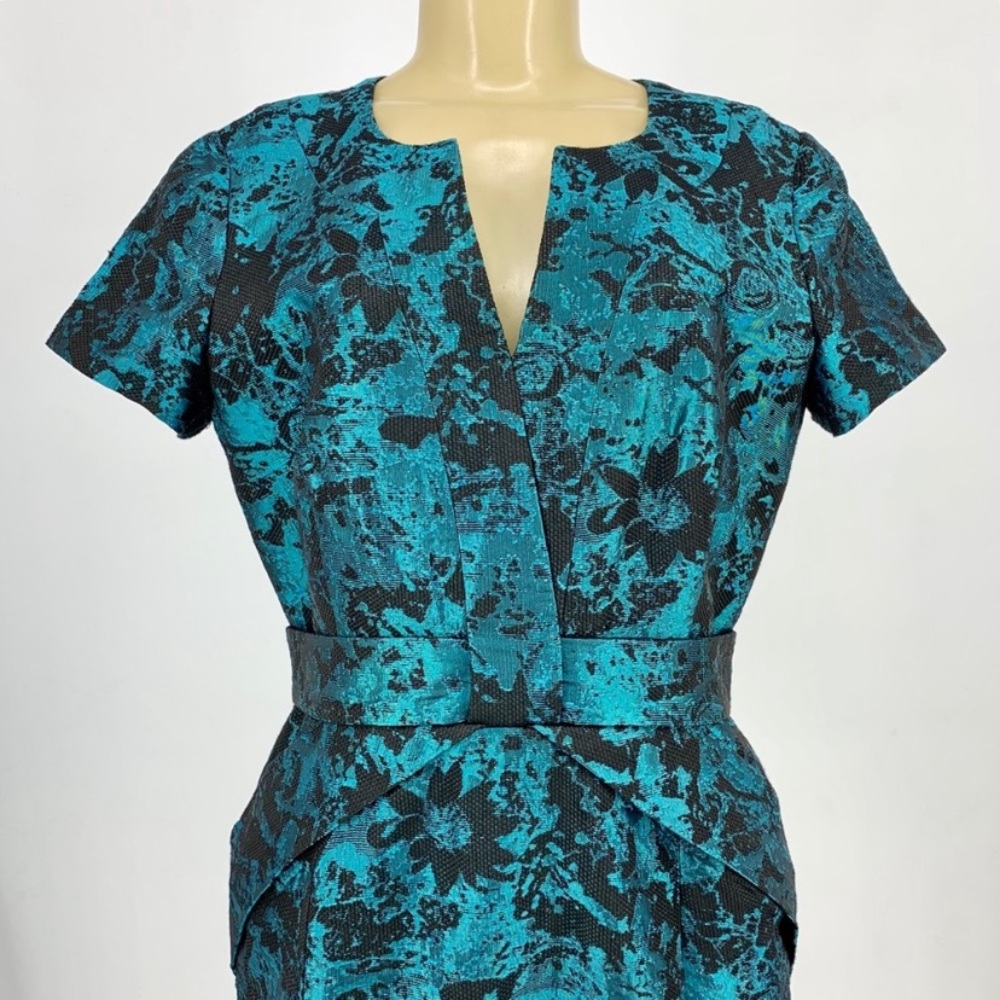 Nue by Shani Metallic Sheath Dress Elegant Modern